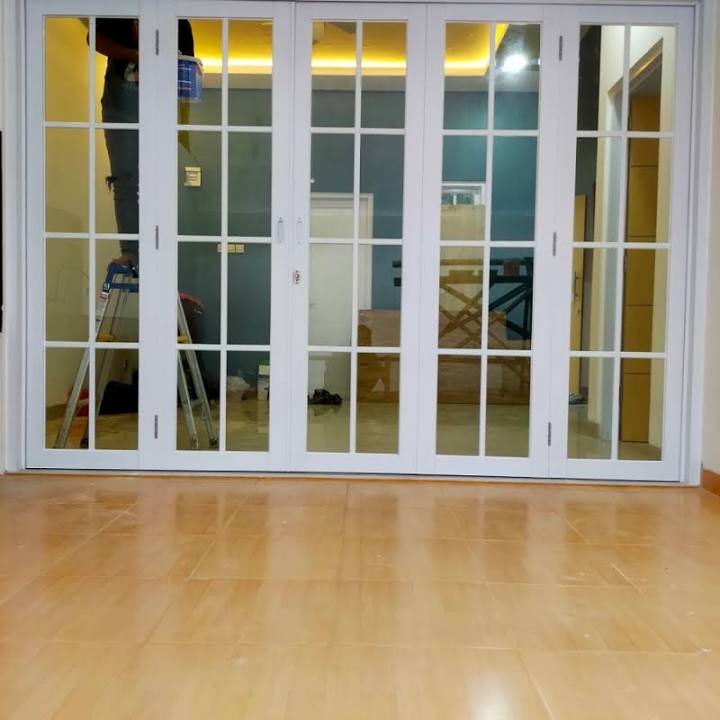pintu lipat aluminium